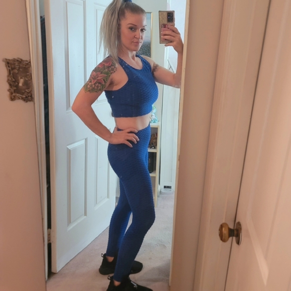 Meet Your Posher: Top Rated Seller, Syndee Lee. - Picture 8 of 8